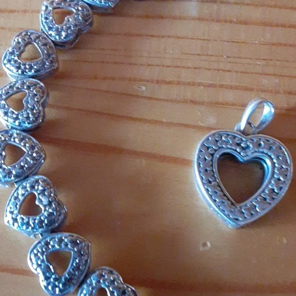 Silver Accented Set - Picture 2 of 9